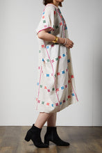 画像をギャラリービューアに読み込む, embroidery dress