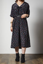 画像をギャラリービューアに読み込む, Flower × triangle dress