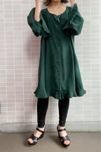 画像をギャラリービューアに読み込む, Darkgreen silk blouse

