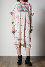 画像をギャラリービューアに読み込む, embroidery dress
