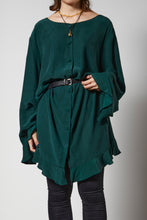 画像をギャラリービューアに読み込む, Darkgreen silk blouse
