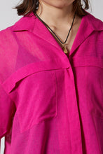 画像をギャラリービューアに読み込む, Pink short sleeve shirt
