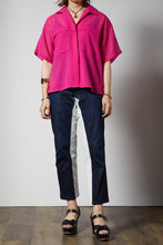 画像をギャラリービューアに読み込む, Pink short sleeve shirt
