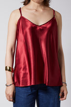 画像をギャラリービューアに読み込む, wine-red satin camisole
